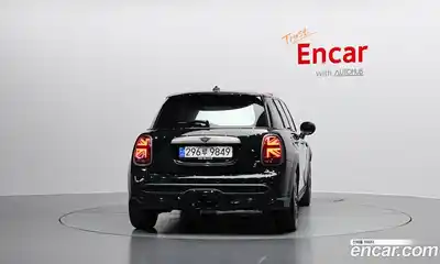 Mini Cooper 2023 2.0 Автомат в Москве № 166934, миниатюра 4