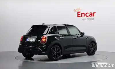 Mini Cooper 2023 2.0 Автомат в Москве № 166934, миниатюра 9