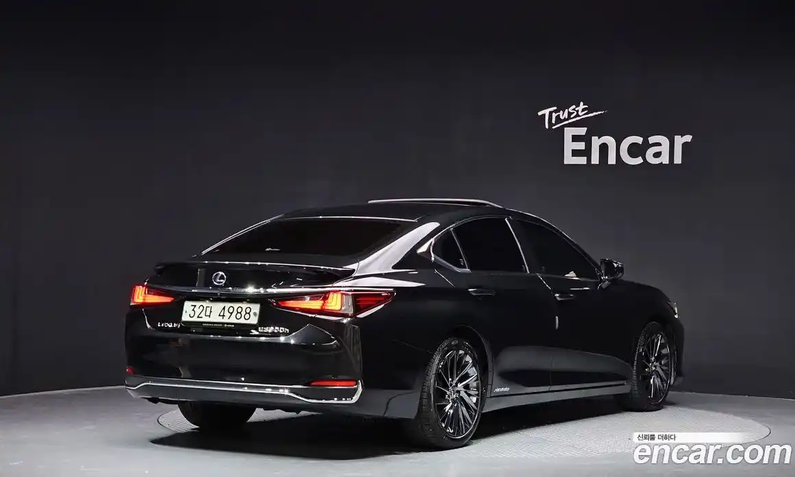 Lexus ES 2019 2.5 Автомат в Москве № 168301, фото 16