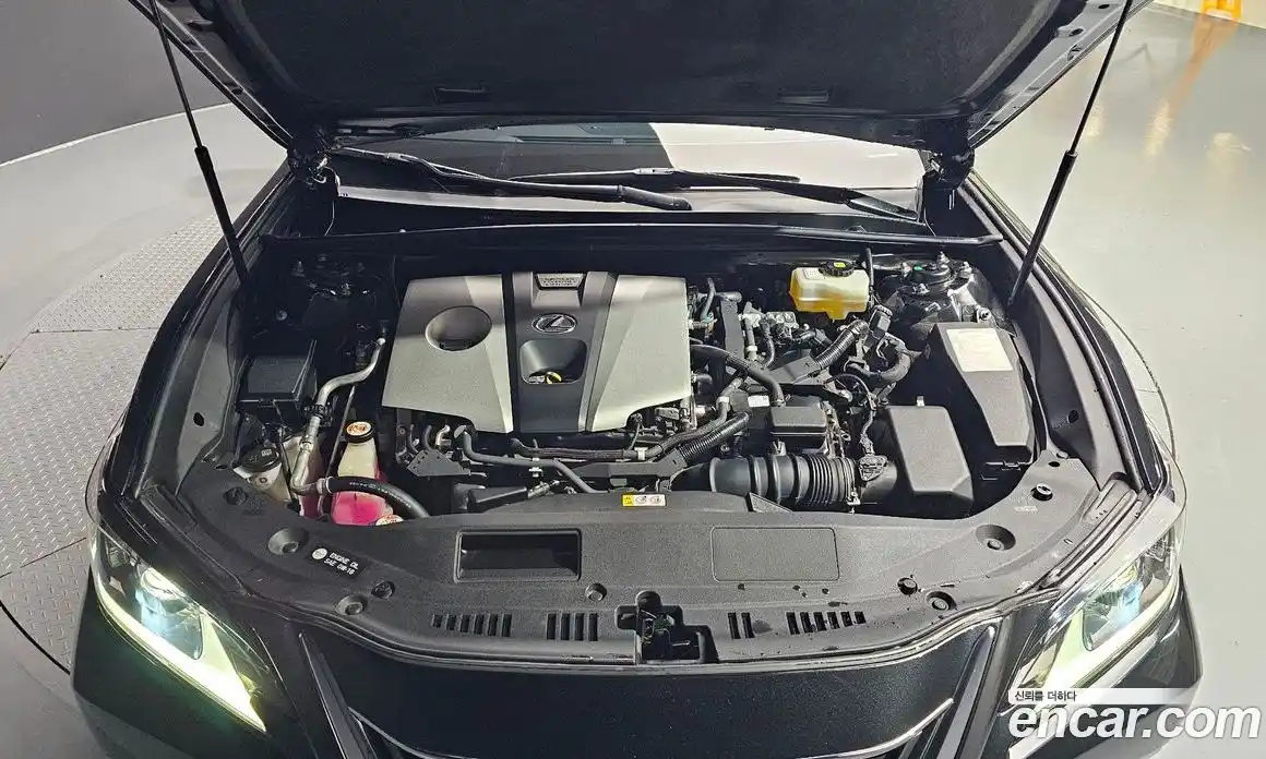 Lexus ES 2019 2.5 Автомат в Москве № 168301, фото 20