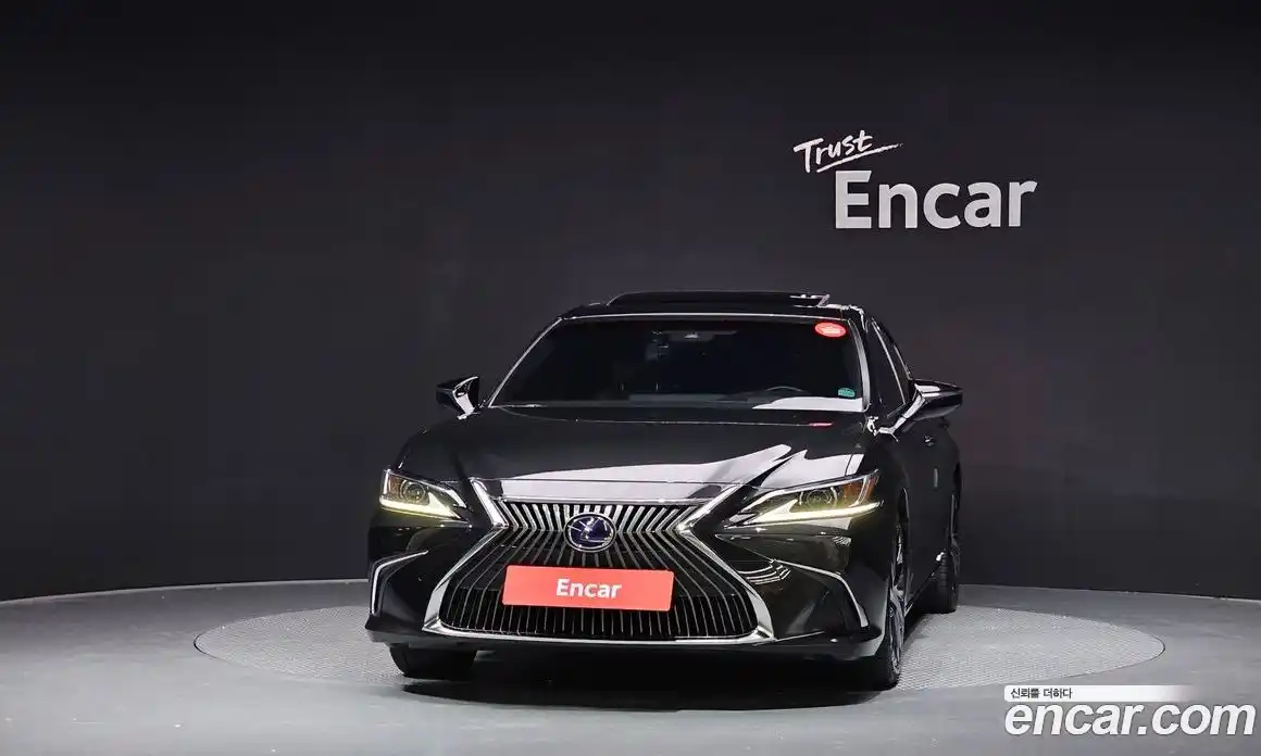 Lexus ES 2019 2.5 Автомат в Москве № 168301, фото 3