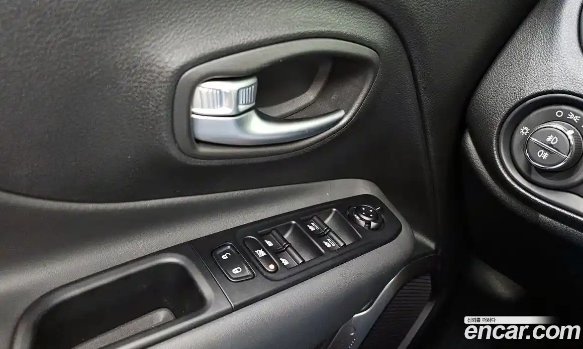 Jeep Renegade 2019 2.4 Автомат в Москве № 169480, фото 11