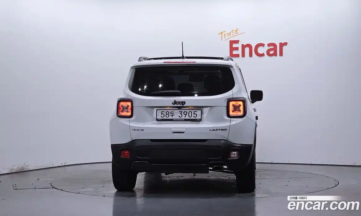 Jeep Renegade 2019 2.4 Автомат в Москве № 169480, фото 20