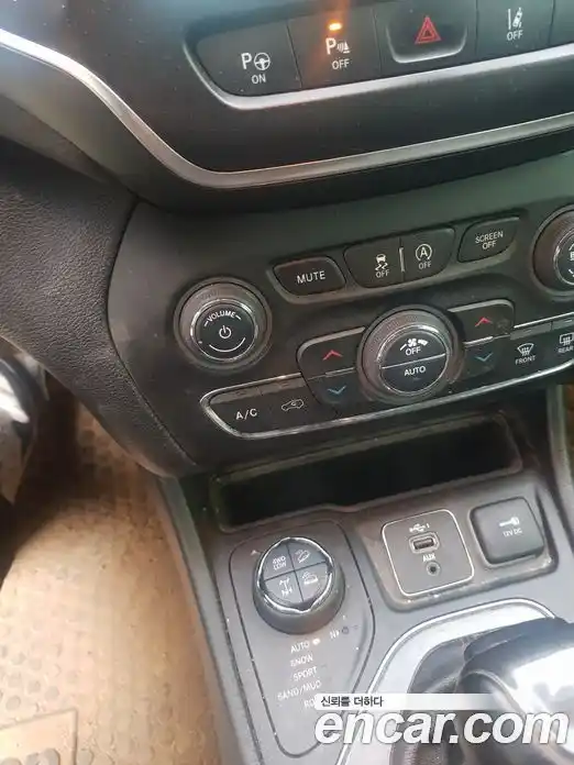 Jeep Cherokee 2020 3.2 Автомат в Москве № 170110, фото 14