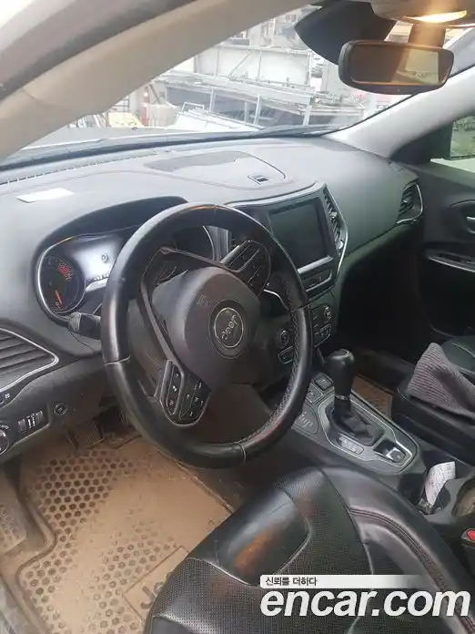 Jeep Cherokee 2020 3.2 Автомат в Москве № 170110, фото 10