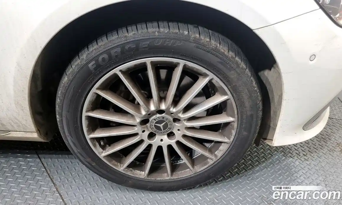 Mercedes-Benz E-Class 2023 1.9 Автомат в Москве № 175479, фото 10