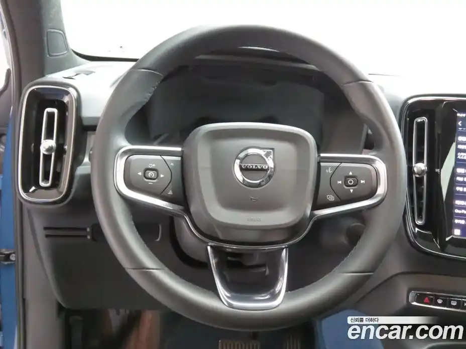 Volvo XC40 2024 0.2 Автомат в Москве № 177700, фото 13
