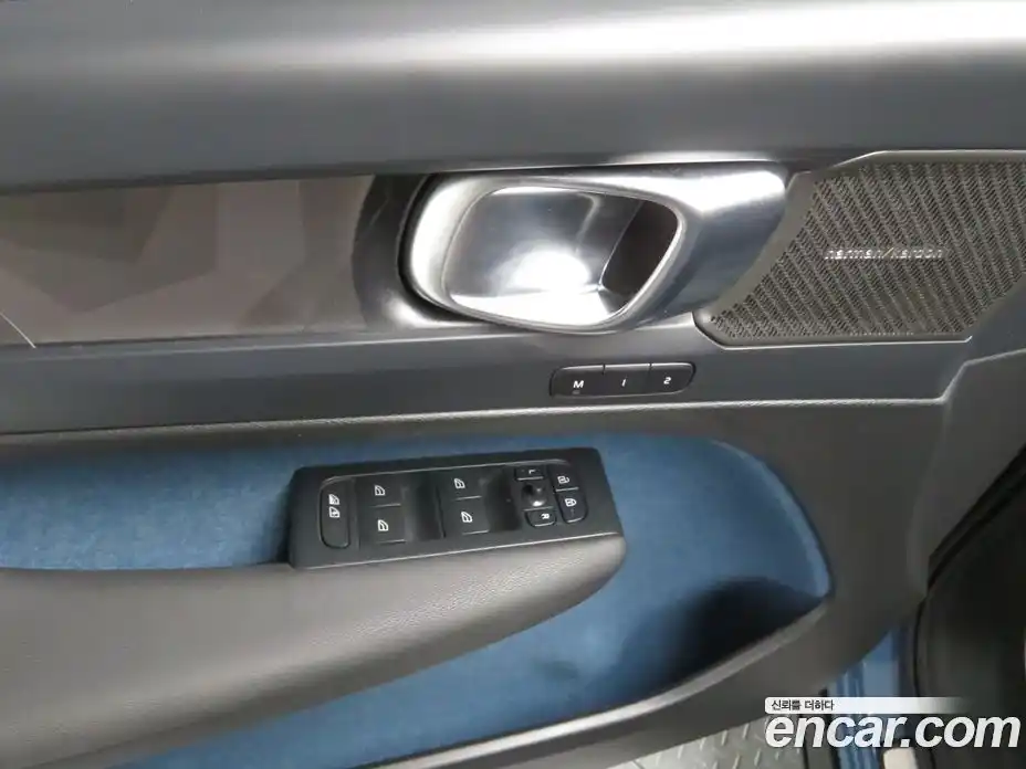 Volvo XC40 2024 0.2 Автомат в Москве № 177700, фото 8