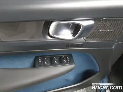 Volvo XC40 2024 0.2 Автомат в Москве № 177700, миниатюра 8