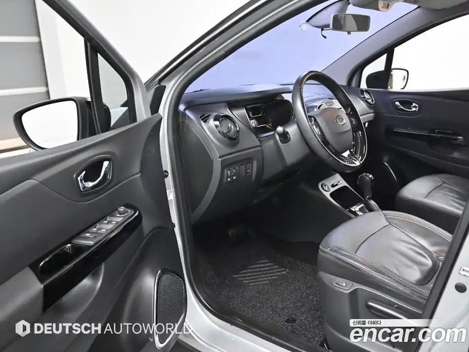 Renault QM3 2015 1.5 Автомат в Москве № 186343, фото 11