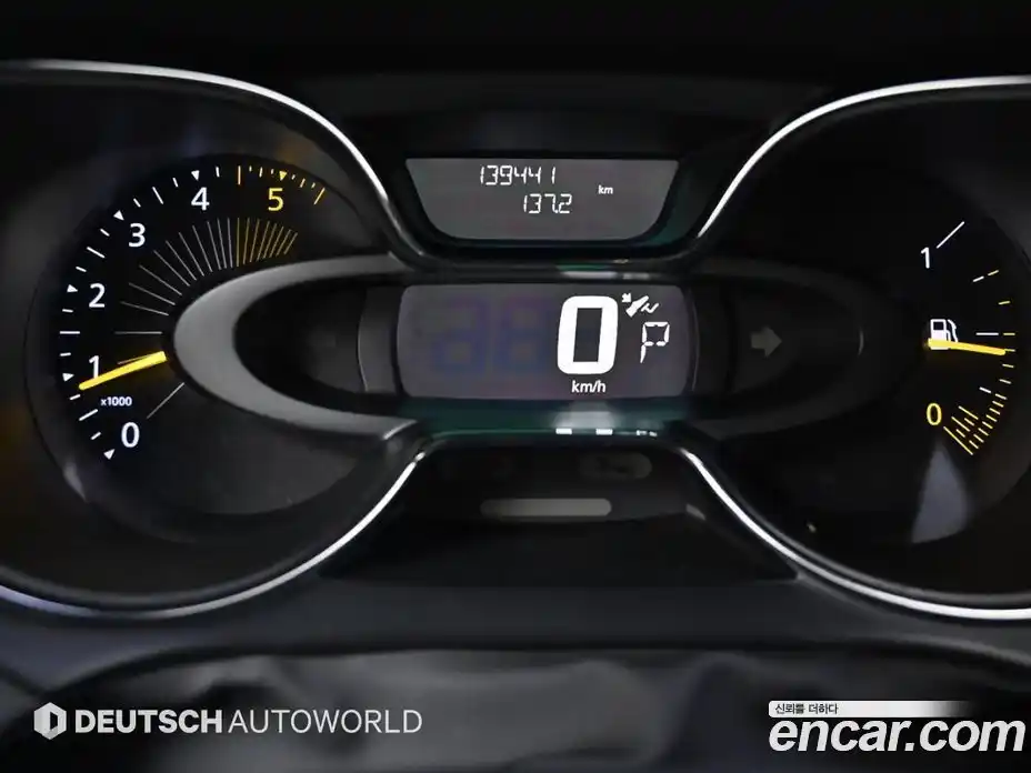 Renault QM3 2015 1.5 Автомат в Москве № 186343, фото 8