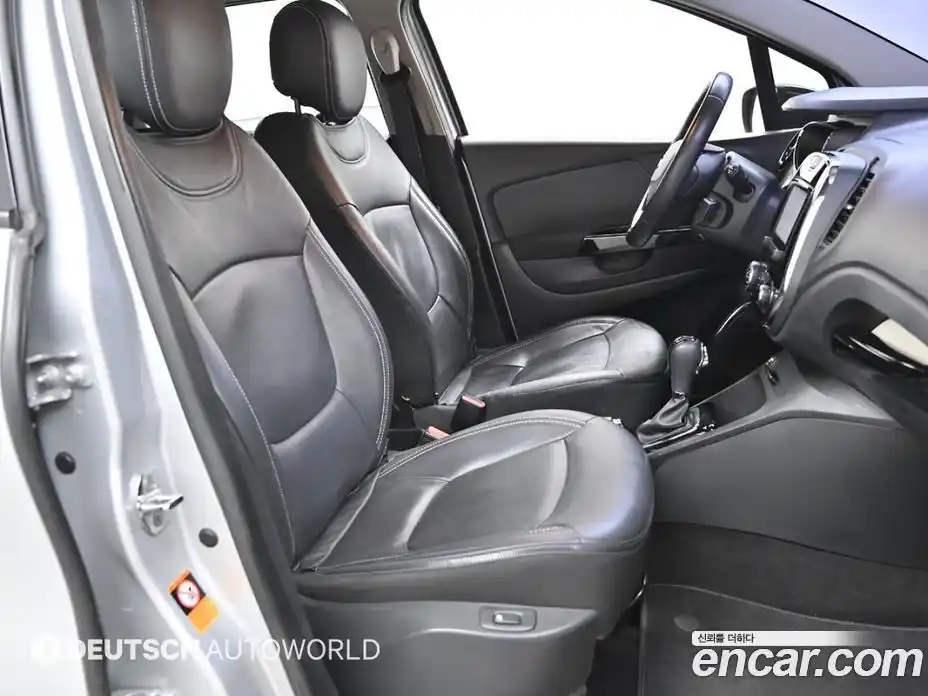 Renault QM3 2015 1.5 Автомат в Москве № 186343, фото 10