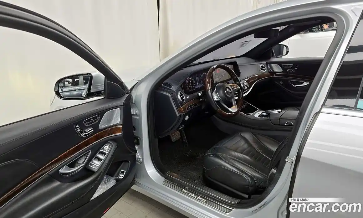 Mercedes-Benz S-Class 2018 4.0 Автомат в Москве № 194769, фото 14