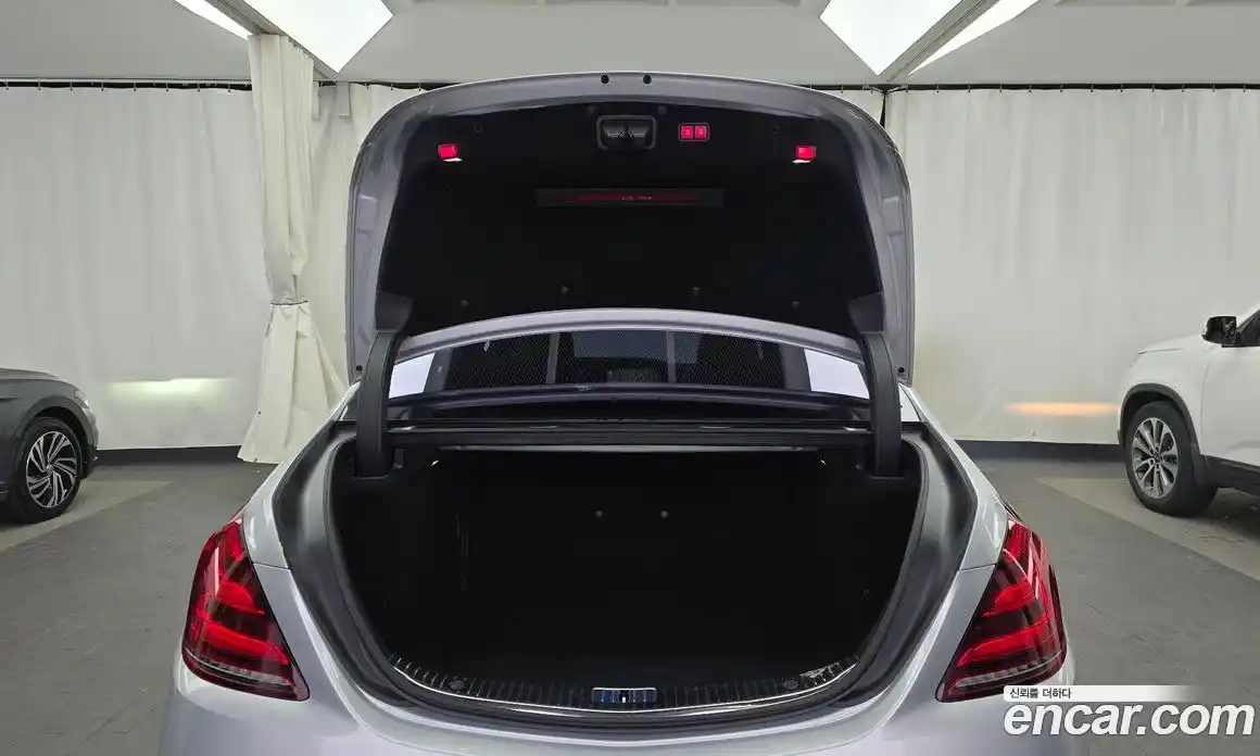 Mercedes-Benz S-Class 2018 4.0 Автомат в Москве № 194769, фото 19