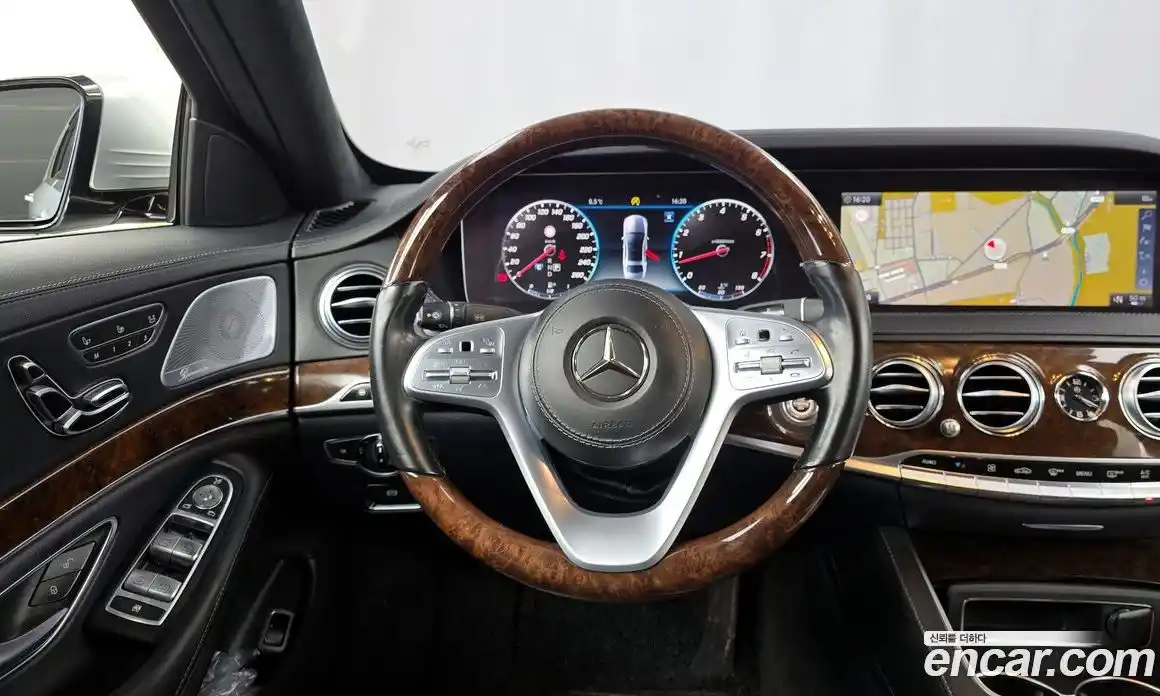 Mercedes-Benz S-Class 2018 4.0 Автомат в Москве № 194769, фото 20
