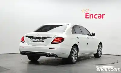 Mercedes-Benz E-Class 2018 2.0 Автомат в Москве № 195503, миниатюра 2