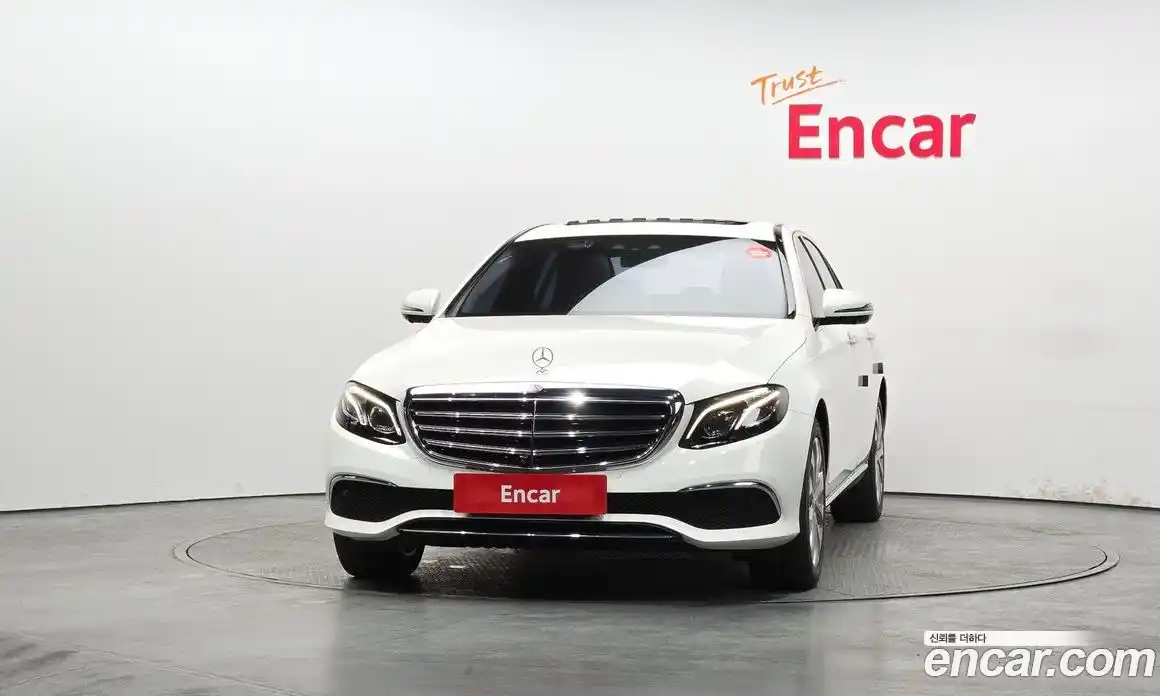 Mercedes-Benz E-Class 2018 2.0 Автомат в Москве № 195503, фото 3