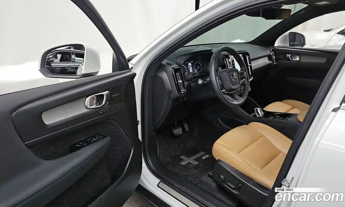 Volvo XC40 2021 2.0 Автомат в Москве № 196972, фото 10