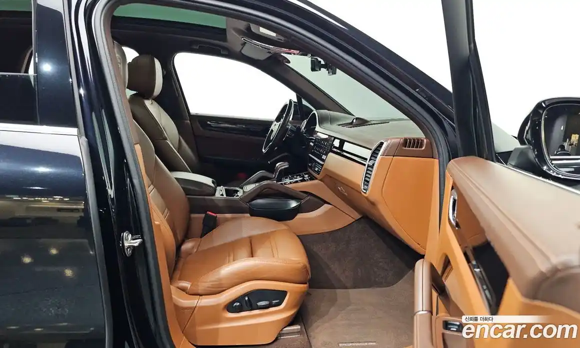 Porsche Cayenne 2022 3.0 Автомат в Москве № 197375, фото 11