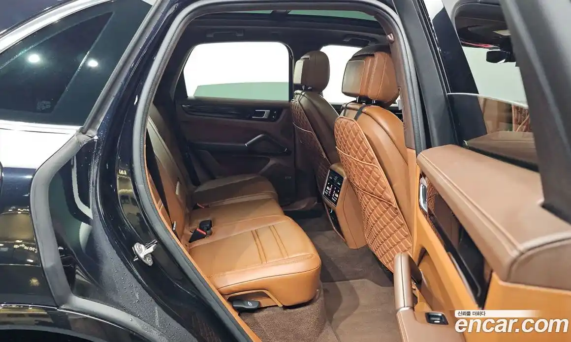 Porsche Cayenne 2022 3.0 Автомат в Москве № 197375, фото 12