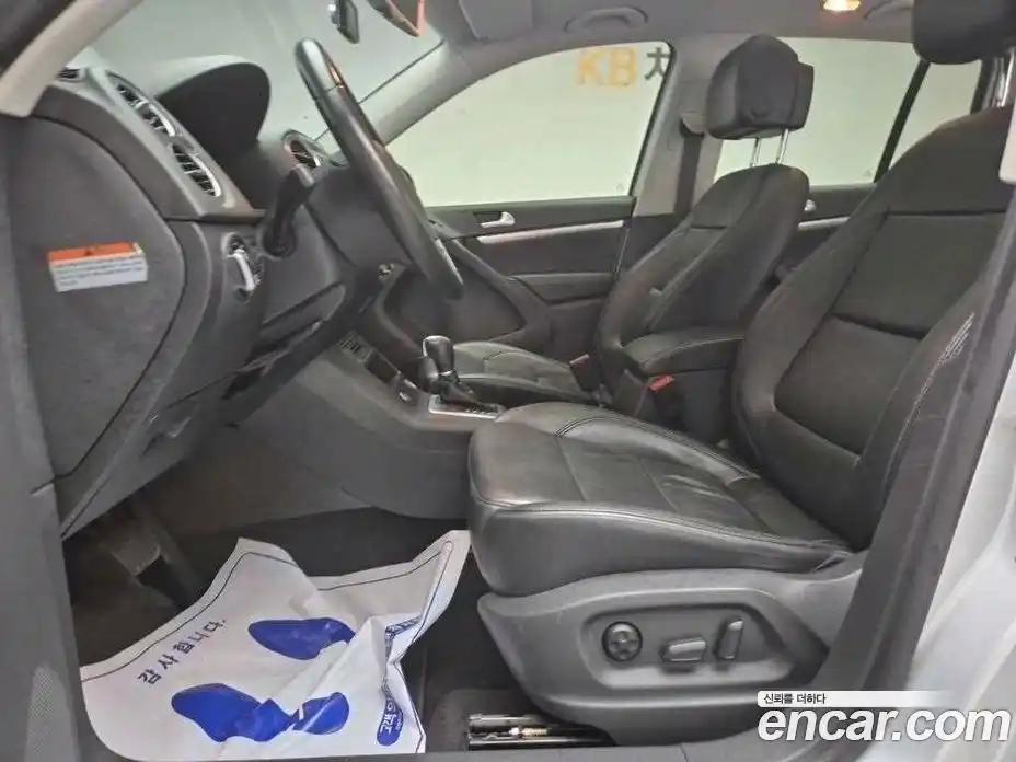 Volkswagen Tiguan 2015 2.0 Автомат в Москве № 199334, фото 11