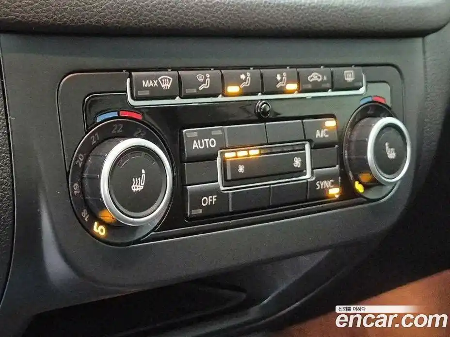 Volkswagen Tiguan 2015 2.0 Автомат в Москве № 199334, фото 17