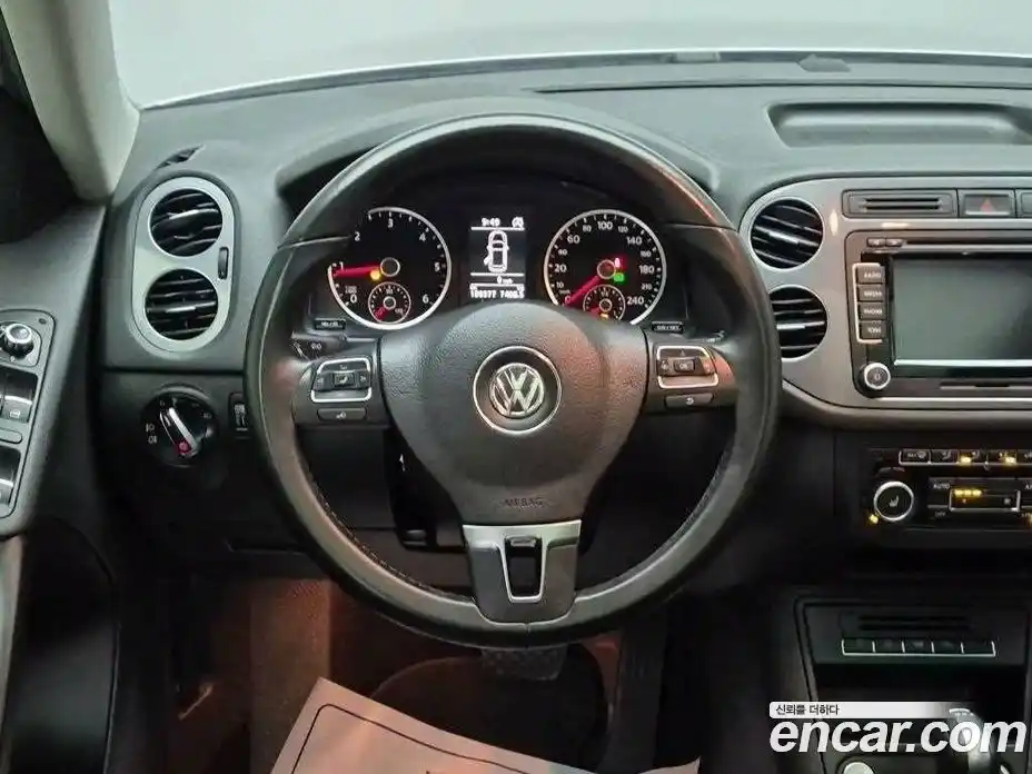 Volkswagen Tiguan 2015 2.0 Автомат в Москве № 199334, фото 19