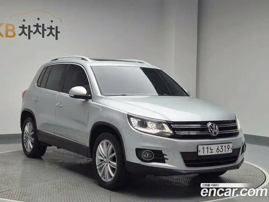 Volkswagen Tiguan 2015 2.0 Автомат в Москве № 199334, фото 3