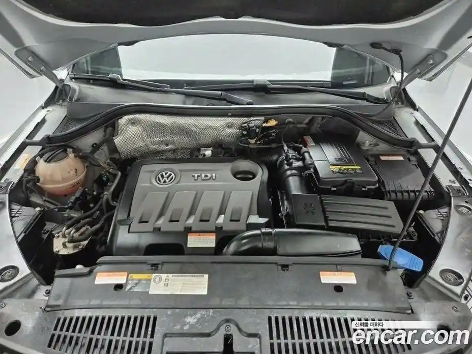 Volkswagen Tiguan 2015 2.0 Автомат в Москве № 199334, фото 6