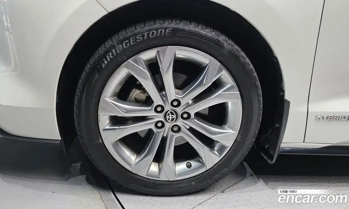 Toyota Sienna 2021 2.5 Автомат в Москве № 199618, фото 13