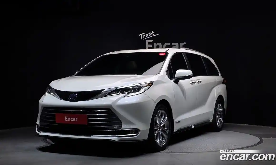 Toyota Sienna 2021 2.5 Автомат в Москве № 199618, фото 16