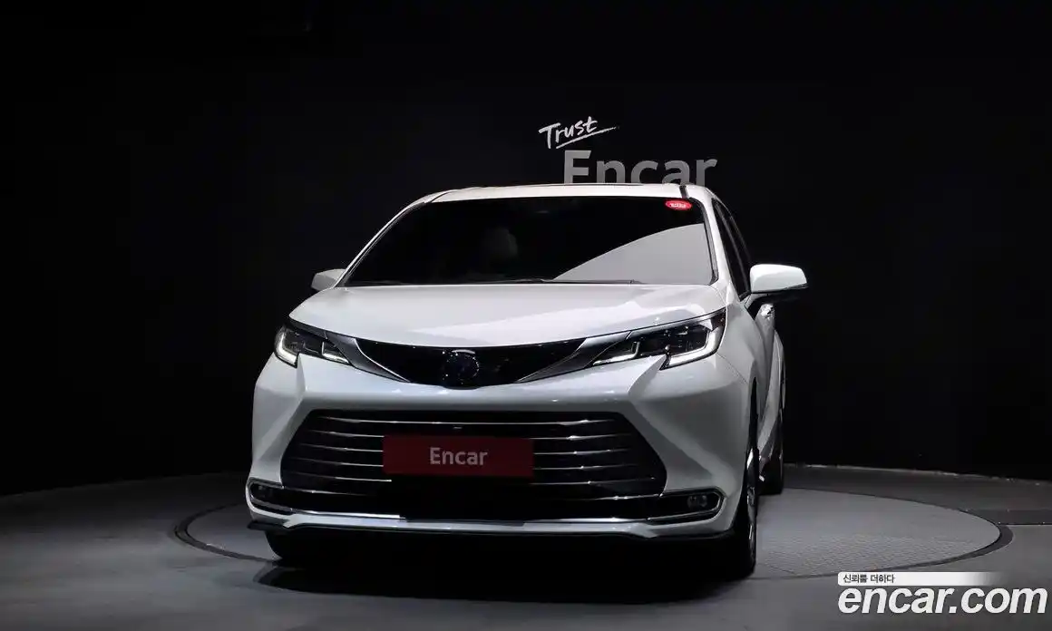 Toyota Sienna 2021 2.5 Автомат в Москве № 199618, фото 5