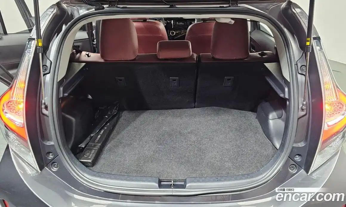 Toyota Prius 2020 1.5 Автомат в Москве № 199636, фото 20