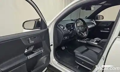 Mercedes-Benz GLB-Class 2023 1.9 Автомат в Москве № 205682, миниатюра 2