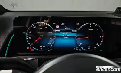 Mercedes-Benz GLB-Class 2023 1.9 Автомат в Москве № 205682, миниатюра 8