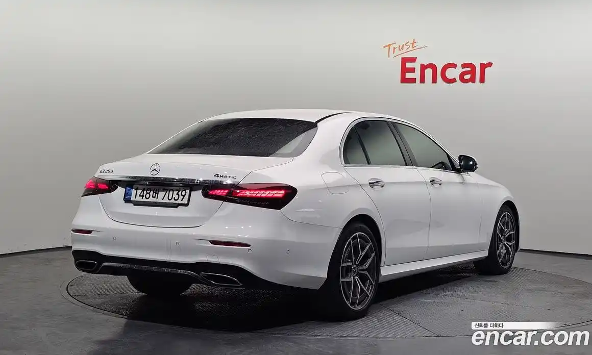 Mercedes-Benz E-Class 2022 1.9 Автомат в Москве № 212064, фото 15