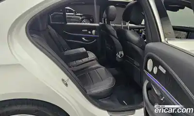 Mercedes-Benz E-Class 2022 1.9 Автомат в Москве № 212064, миниатюра 3