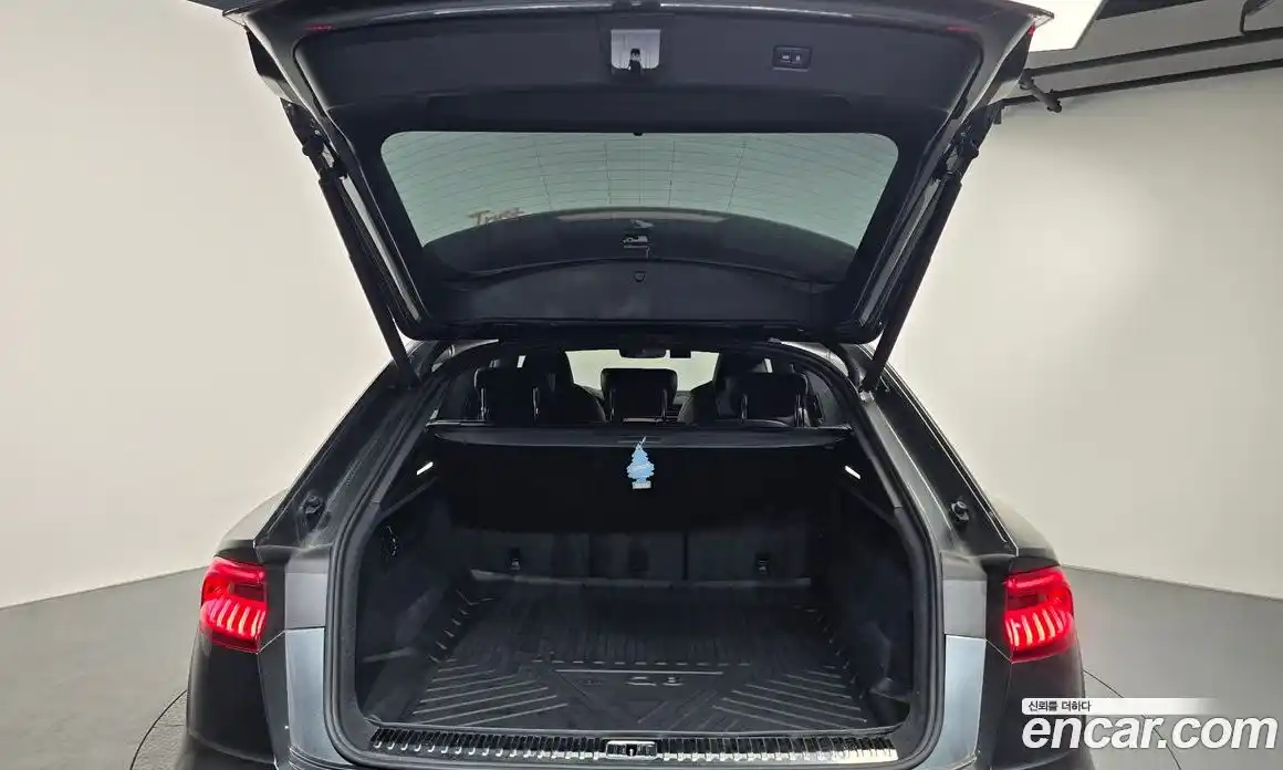Audi Q8 2021 3.0 Автомат в Москве № 212397, фото 12