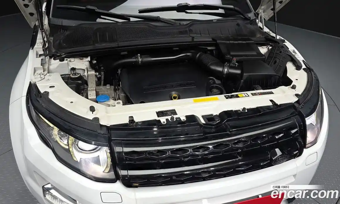 Land Rover Range-Rover Evoque 2013 2.2 Автомат в Москве № 213351, фото 11