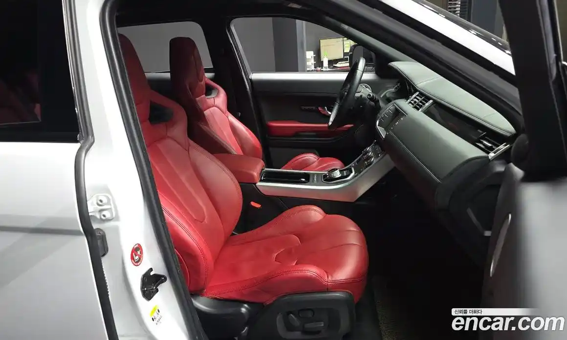 Land Rover Range-Rover Evoque 2013 2.2 Автомат в Москве № 213351, фото 6