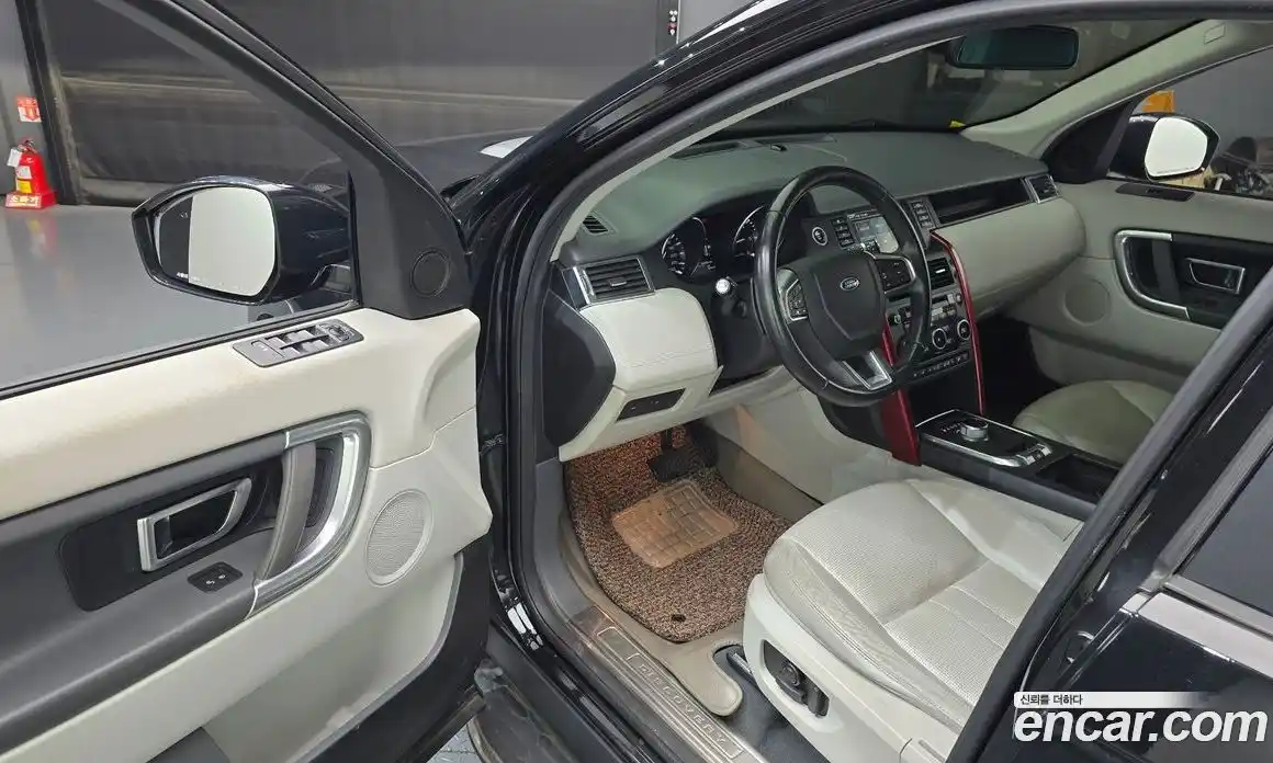 Land Rover Discovery Sport 2016 2.0 Автомат в Москве № 213474, фото 13