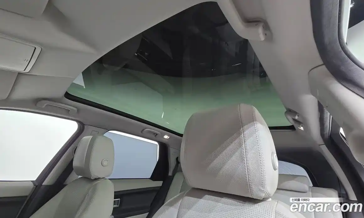 Land Rover Discovery Sport 2016 2.0 Автомат в Москве № 213474, фото 9