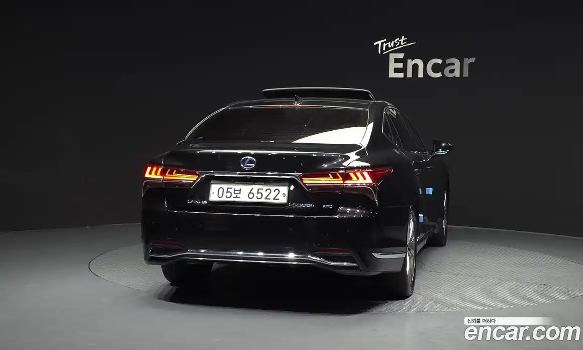 Lexus LS 2018 3.5 Автомат в Москве № 214717, фото 12