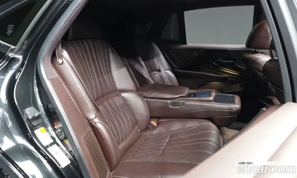 Lexus LS 2018 3.5 Автомат в Москве № 214717, фото 14