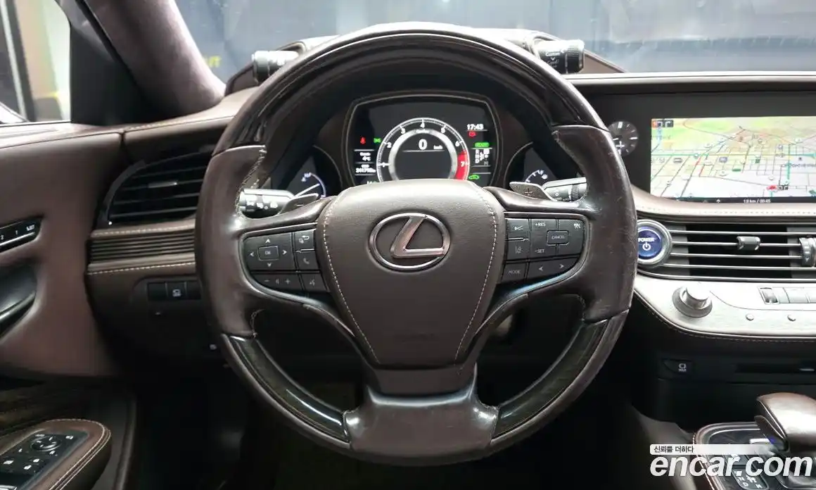 Lexus LS 2018 3.5 Автомат в Москве № 214717, фото 18