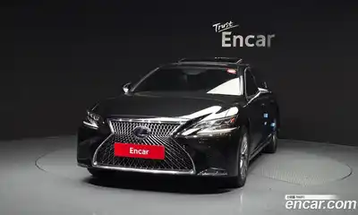 Lexus LS 2018 3.5 Автомат в Москве № 214717, миниатюра 3