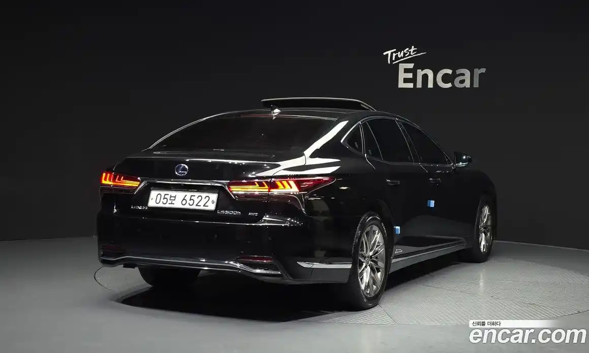 Lexus LS 2018 3.5 Автомат в Москве № 214717, фото 9