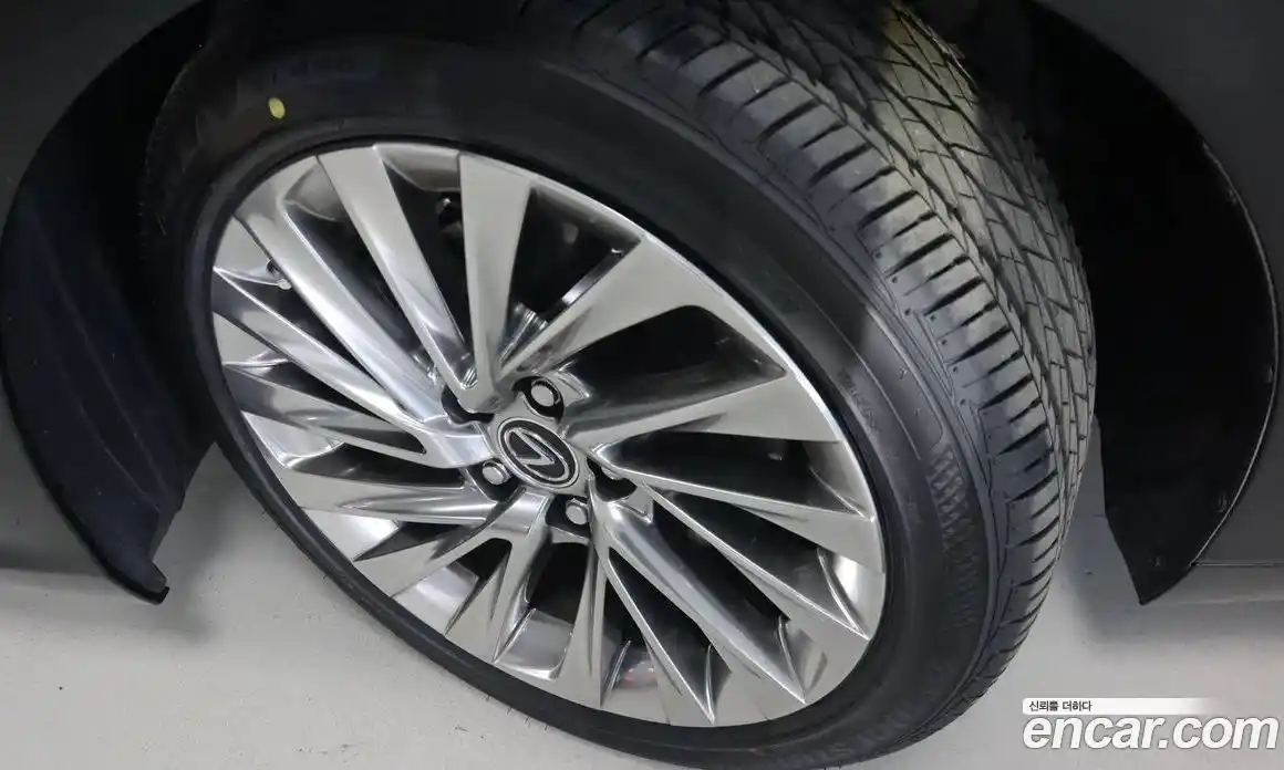 Lexus ES 2025 2.5 Вариатор в Москве № 214767, фото 3