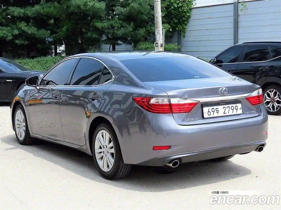 Lexus ES 2014 3.5 Автомат в Москве № 214823, фото 3