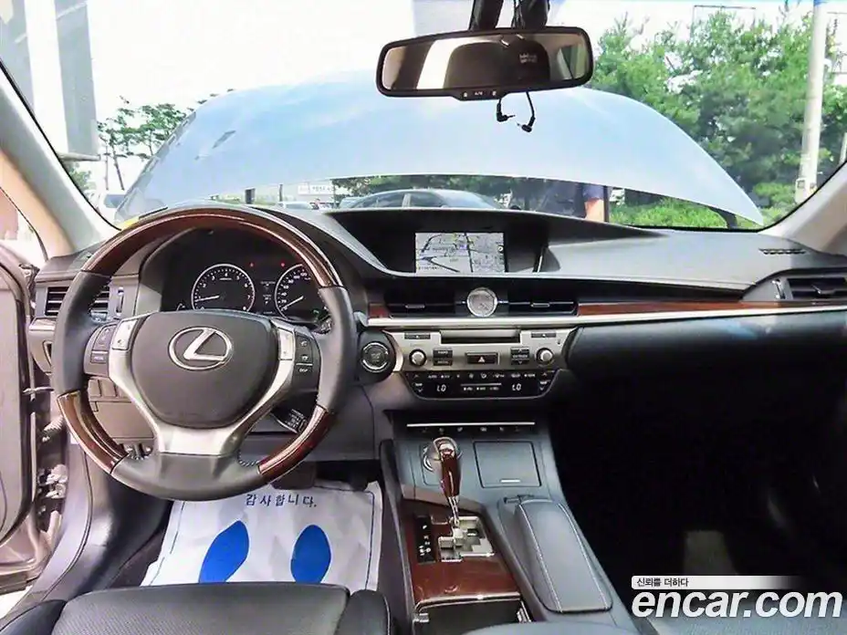 Lexus ES 2014 3.5 Автомат в Москве № 214823, фото 7